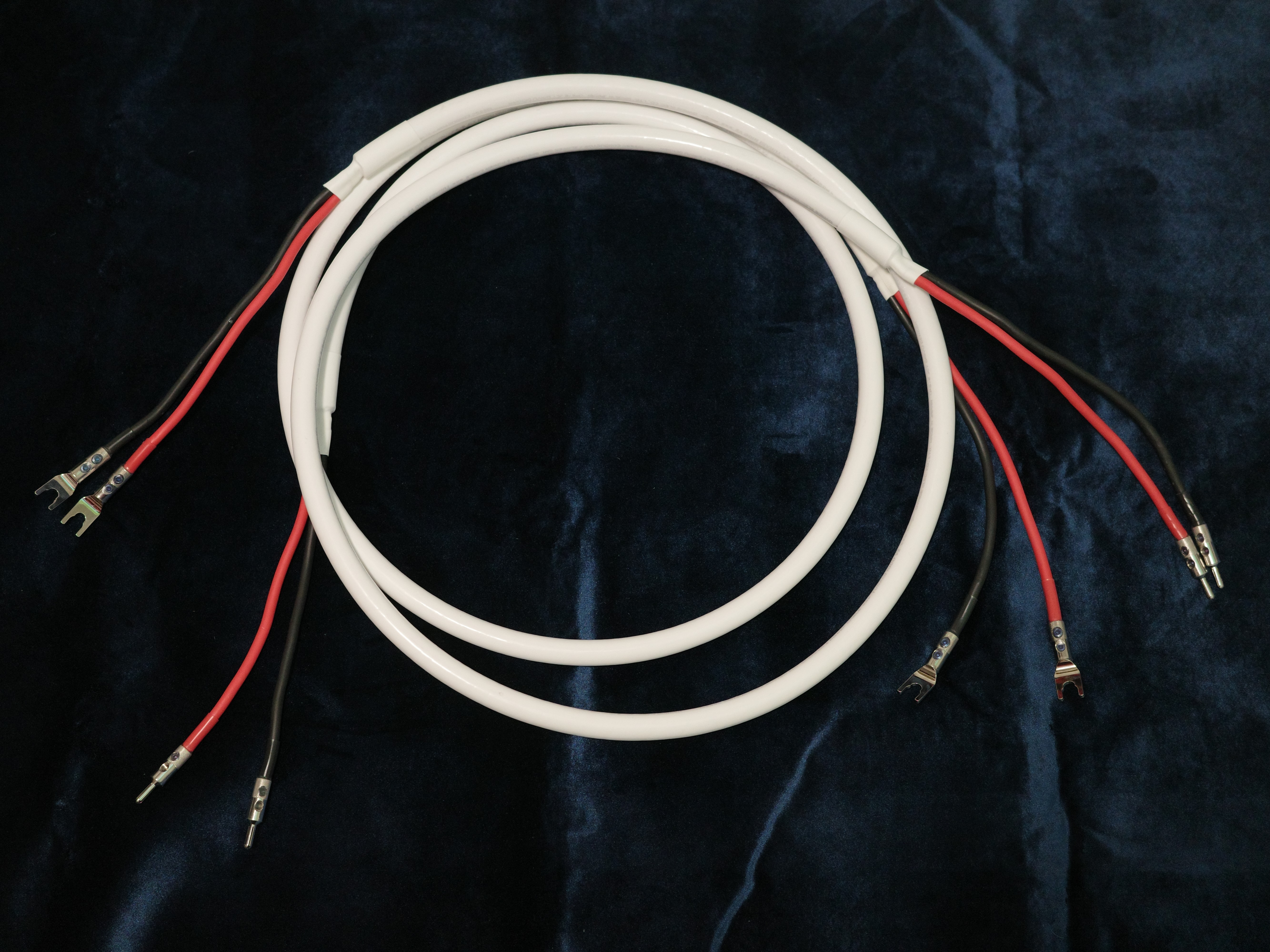 2M Oyaide Tunami Nigo V2 Speaker Cables
