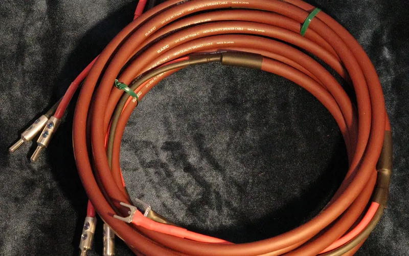 SAEC SPC-850 Speaker Cables