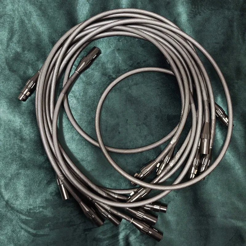 Oyaide Tunami Terzo V2 XLRs